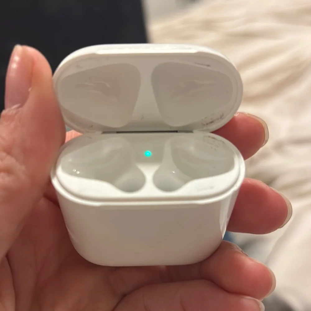 Apple Airpods Gen 1st Gen Charging Case - White